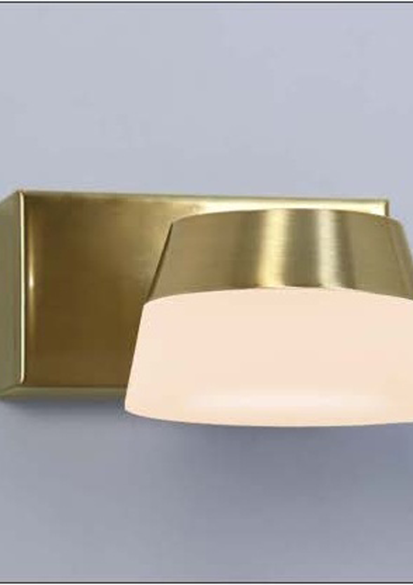 Beyond Lights - Brass Wall Light- GL